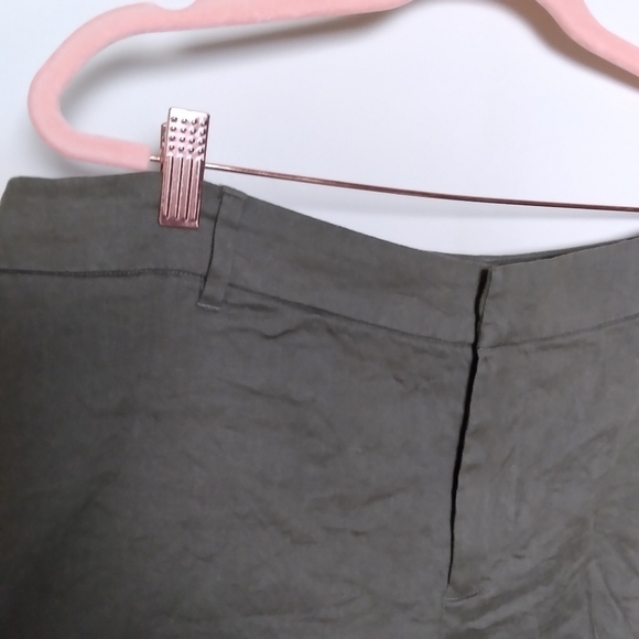 Market & Spruce Neutral Olive Green Linen Blend Shorts Size 14W - Picture 6 of 10